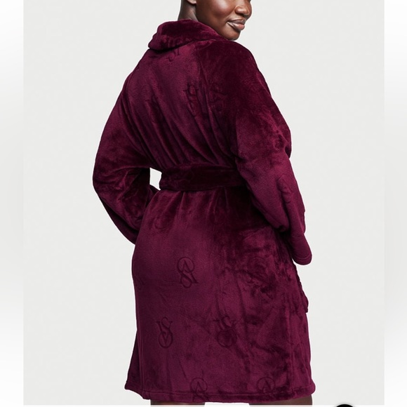 Cozy Robe - Picture 2 of 5